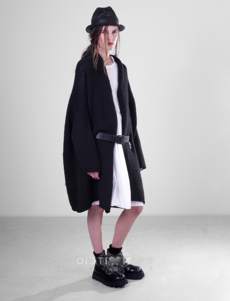 Studiorundholz_2015_16秋冬_德国_皮草_16388238.jpg