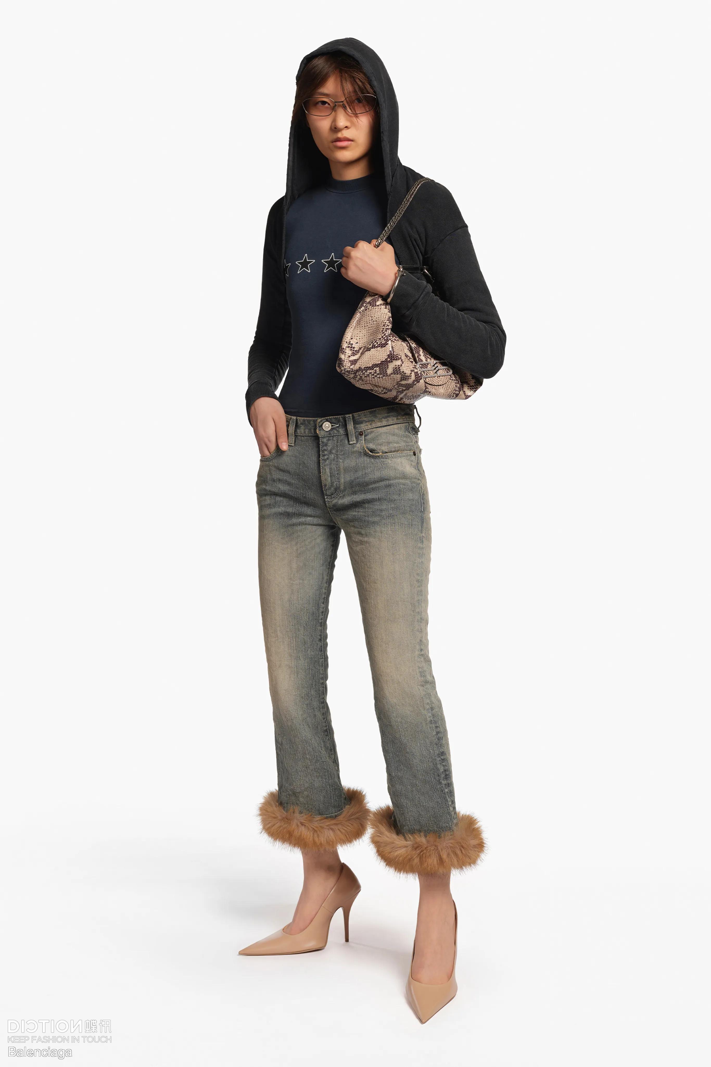 Balenciaga_79143816.jpg